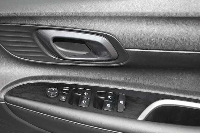 Hyundai BAYON 1.0 TGDi Premium 5dr White