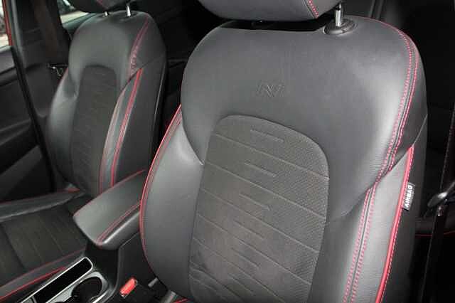 Hyundai TUCSON 1.6 CRDi 48V MHD 136 N Line 5dr 2WD Red