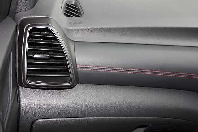 Hyundai TUCSON 1.6 CRDi 48V MHD 136 N Line 5dr 2WD Red