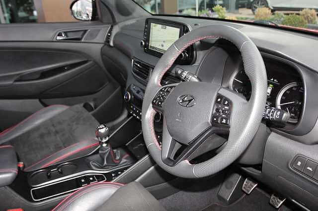 Hyundai TUCSON 1.6 CRDi 48V MHD 136 N Line 5dr 2WD Red
