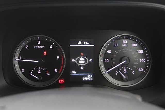 Hyundai TUCSON 1.6 CRDi 48V MHD 136 N Line 5dr 2WD Red