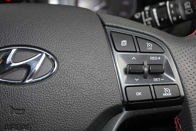 Hyundai TUCSON 1.6 CRDi 48V MHD 136 N Line 5dr 2WD Red