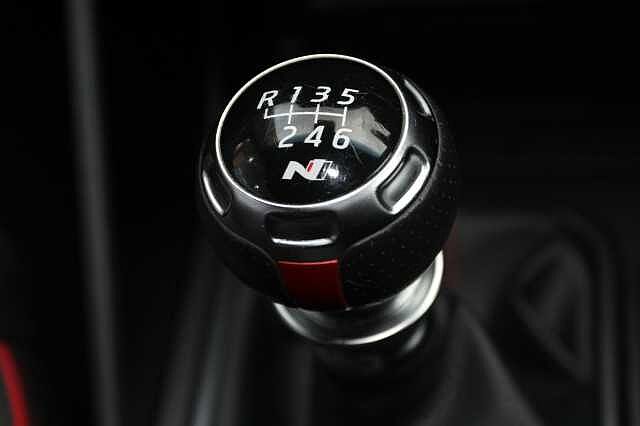 Hyundai TUCSON 1.6 CRDi 48V MHD 136 N Line 5dr 2WD Red