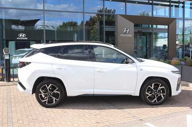 Hyundai TUCSON 1.6T Hybrid N Line 5dr Auto White