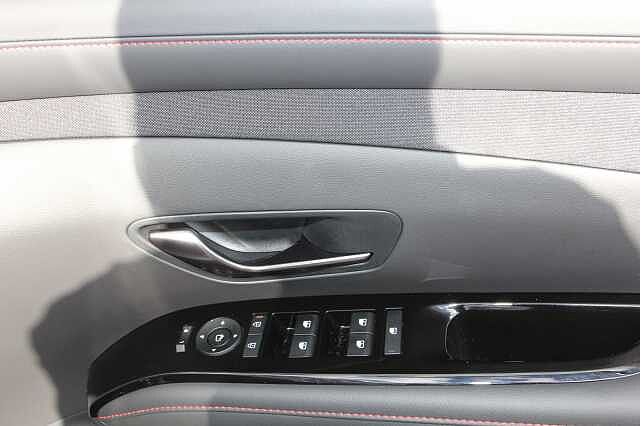 Hyundai TUCSON 1.6T Hybrid N Line 5dr Auto White