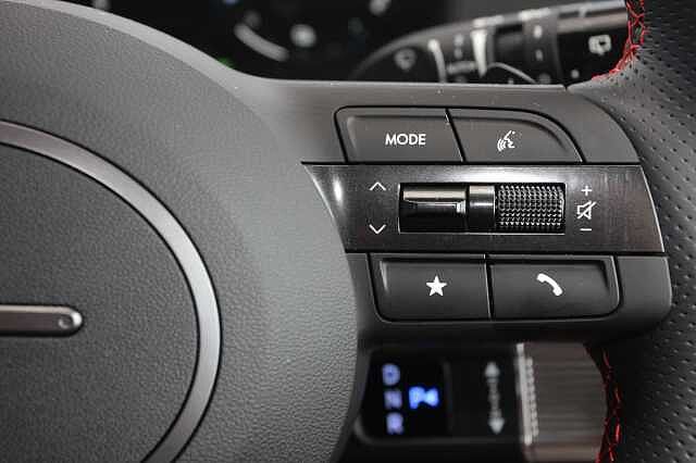 Hyundai TUCSON 1.6T Hybrid N Line 5dr Auto White