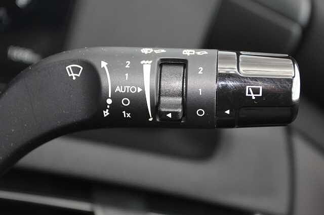 Hyundai TUCSON 1.6T Hybrid N Line 5dr Auto White