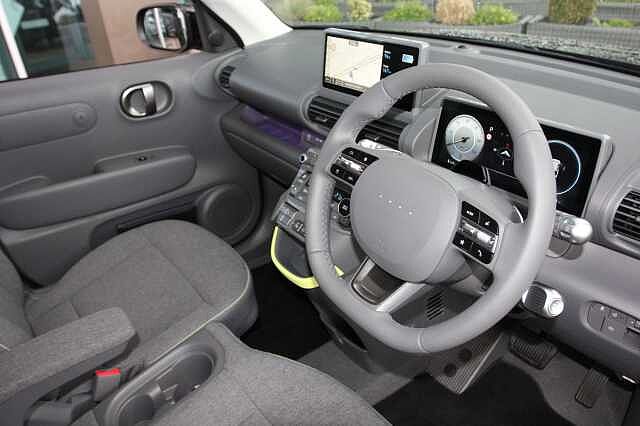 Hyundai INSTER 85kW Cross 49kWh 5dr Auto Black