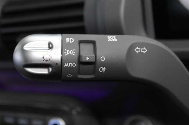 Hyundai INSTER 85kW Cross 49kWh 5dr Auto Black