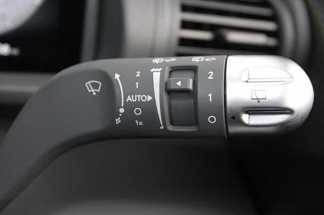 Hyundai INSTER 85kW Cross 49kWh 5dr Auto Black