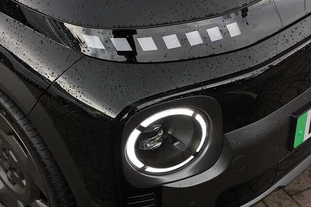 Hyundai INSTER 85kW Cross 49kWh 5dr Auto Black