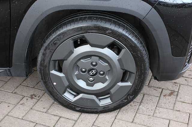 Hyundai INSTER 85kW Cross 49kWh 5dr Auto Black