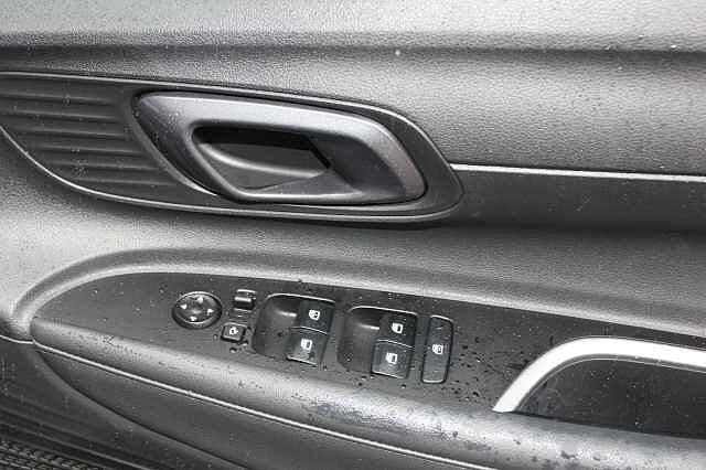 Hyundai BAYON 1.0 TGDi [90] Tech Line 5dr DCT Black