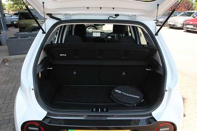 Hyundai INSTER 85kW 01 49kWh 5dr Auto White