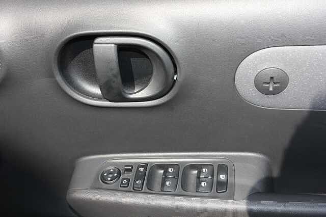 Hyundai INSTER 85kW 01 49kWh 5dr Auto White