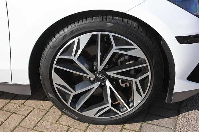 Hyundai Ioniq 6 168kW Premium 77kWh 4dr Auto