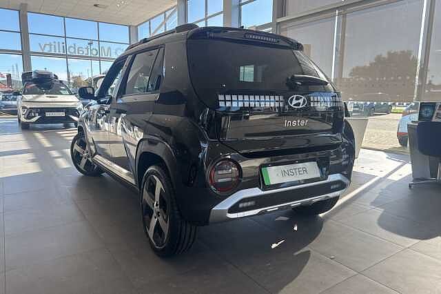 Hyundai INSTER 85kW 02 49kWh 5dr Auto Black
