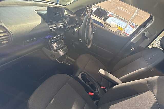 Hyundai INSTER 85kW 02 49kWh 5dr Auto Black