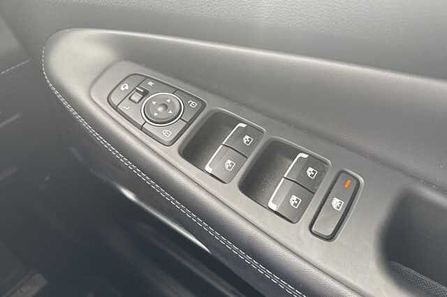 Hyundai SANTA FE 1.6 TGDi Plug-in Hybrid Premium 5dr 4WD Auto Black