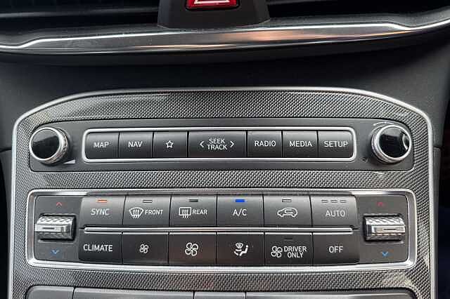 Hyundai SANTA FE 1.6 TGDi Plug-in Hybrid Premium 5dr 4WD Auto Black