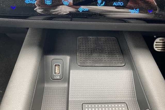 Hyundai IONIQ 6 E (228ps) Premium 77kWh (Single Motor) RWD Gold