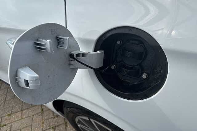 Hyundai IONIQ 100kW Premium 38kWh 5dr Auto