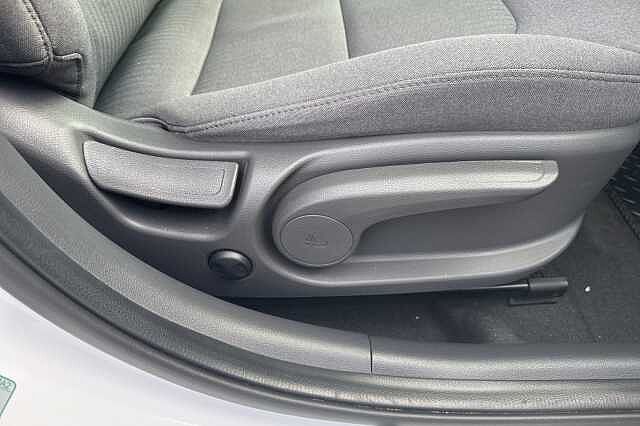 Hyundai IONIQ 100kW Premium 38kWh 5dr Auto