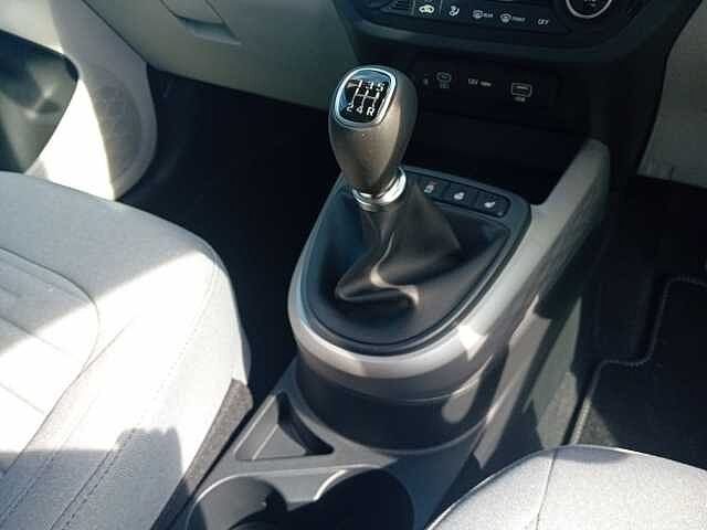 Hyundai I10 HATCHBACK 1.0 [63] Premium 5dr [Nav] Green