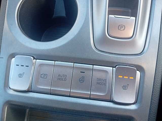 Hyundai KONA 100kW Premium 39kWh 5dr Auto Red