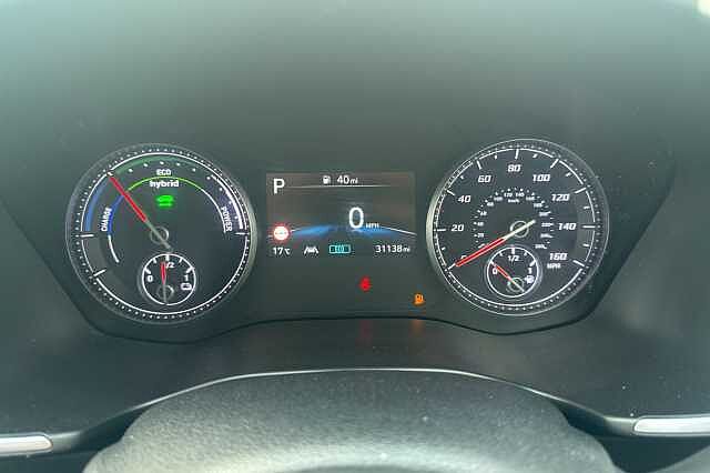 Hyundai SANTA FE 1.6 TGDi Hybrid Premium 5dr Auto White