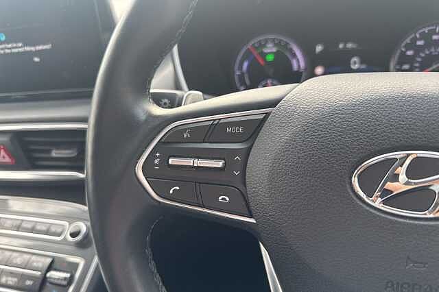 Hyundai SANTA FE 1.6 TGDi Hybrid Premium 5dr Auto White