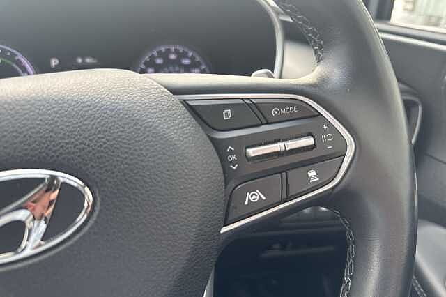 Hyundai SANTA FE 1.6 TGDi Hybrid Premium 5dr Auto White