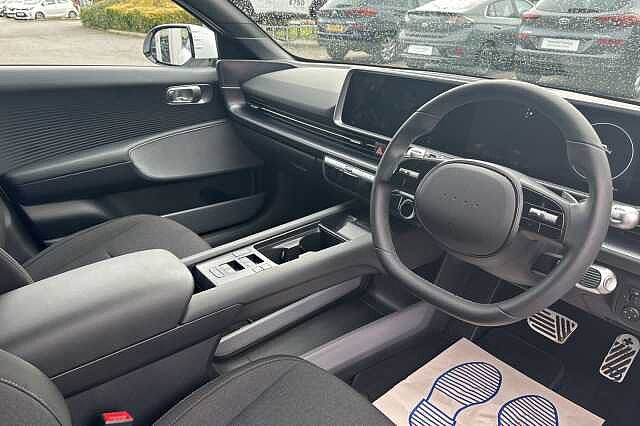 Hyundai IONIQ 6 E (228ps) Premium 77kWh (Single Motor) RWD White