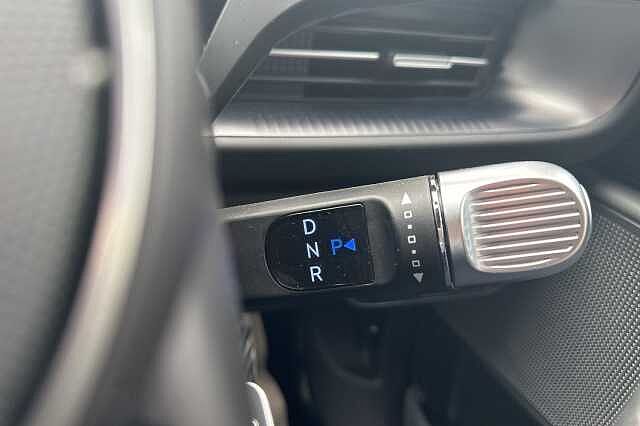 Hyundai IONIQ 6 E (228ps) Premium 77kWh (Single Motor) RWD White