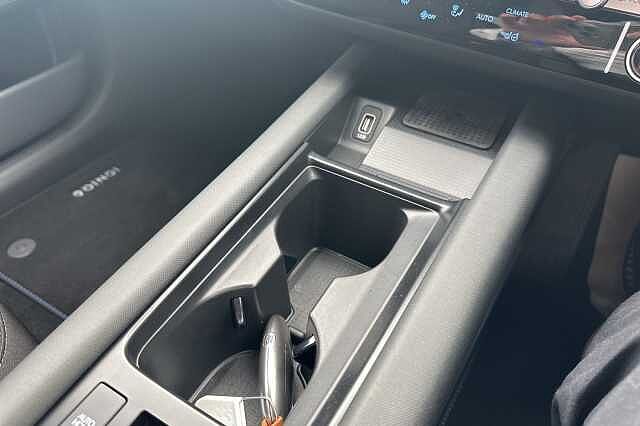 Hyundai IONIQ 6 E (228ps) Premium 77kWh (Single Motor) RWD White