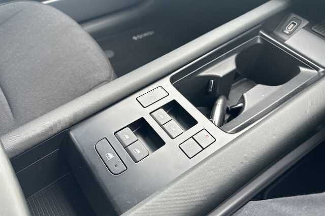 Hyundai IONIQ 6 E (228ps) Premium 77kWh (Single Motor) RWD White