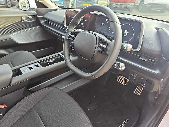 Hyundai IONIQ 6 E (228ps) Premium 77kWh (Single Motor) RWD White