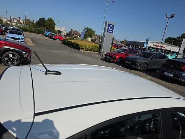 Hyundai I10 1.0 [63] Advance 5dr [Nav] White
