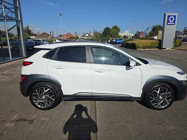 Hyundai KONA 1.6 GDi Hybrid Ultimate 5dr DCT White