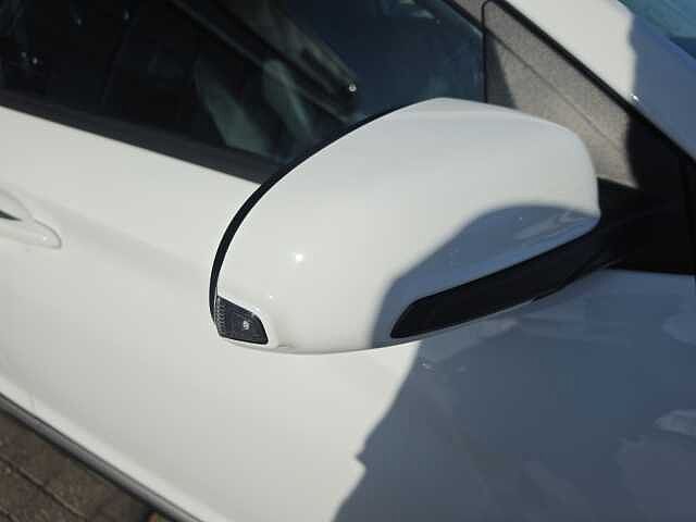 Hyundai KONA 1.6 GDi Hybrid Ultimate 5dr DCT White