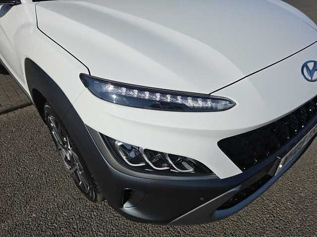 Hyundai KONA 1.6 GDi Hybrid Ultimate 5dr DCT White