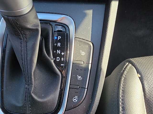 Hyundai KONA 1.6 GDi Hybrid Ultimate 5dr DCT White