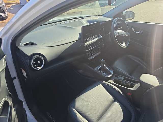 Hyundai KONA 1.6 GDi Hybrid Ultimate 5dr DCT White