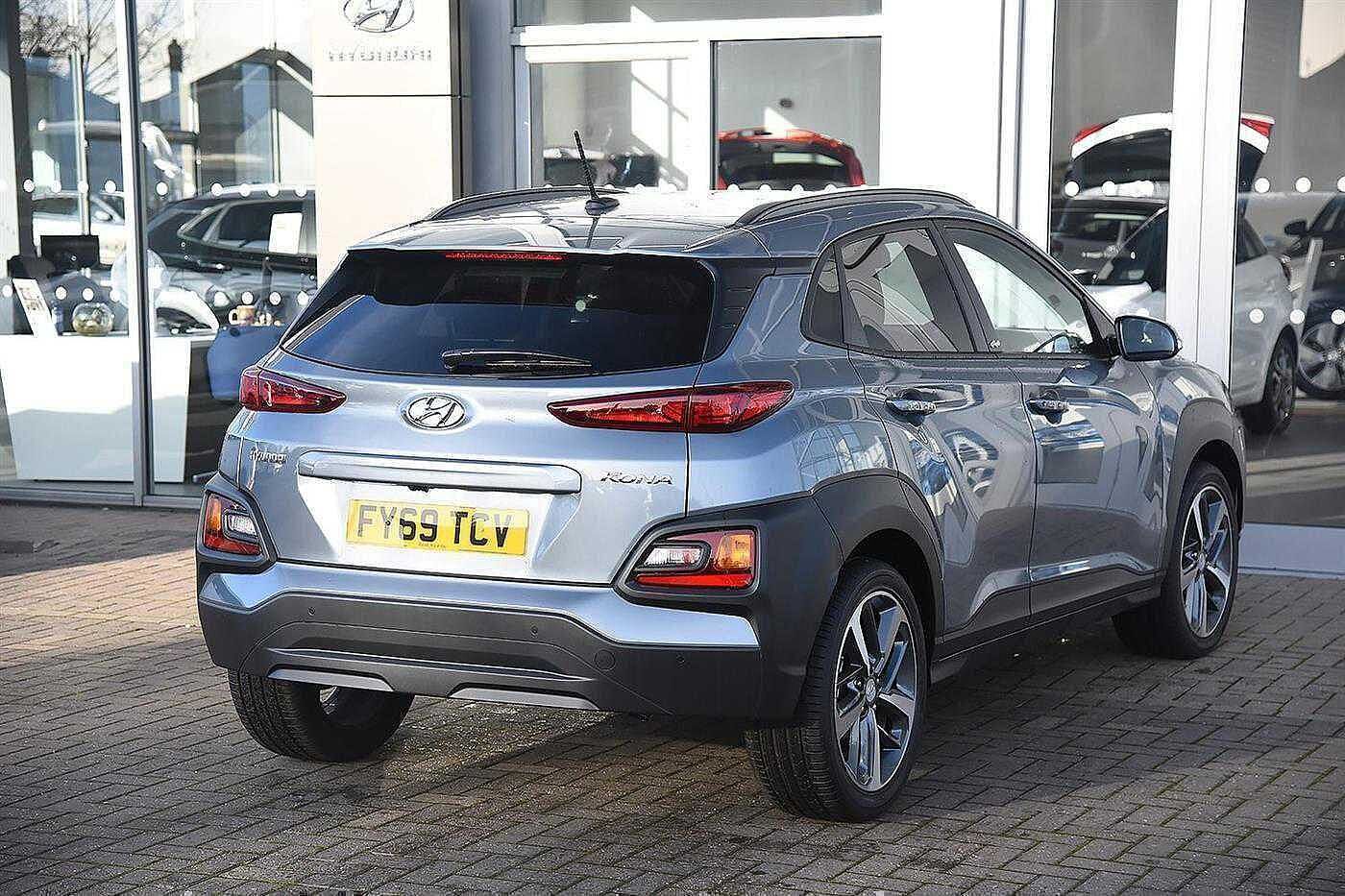 Hyundai Kona SUV 1.0 T-GDi (120ps) PLAY 2WD, Demonstration car Silver 7