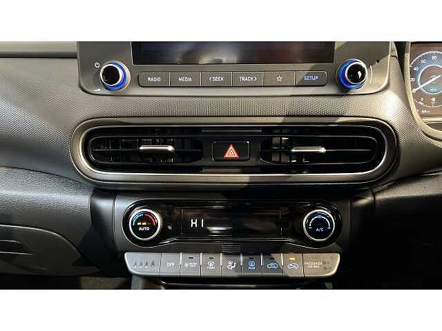 Hyundai KONA 1.6 GDi Hybrid SE Connect 5dr DCT Surfy Blue