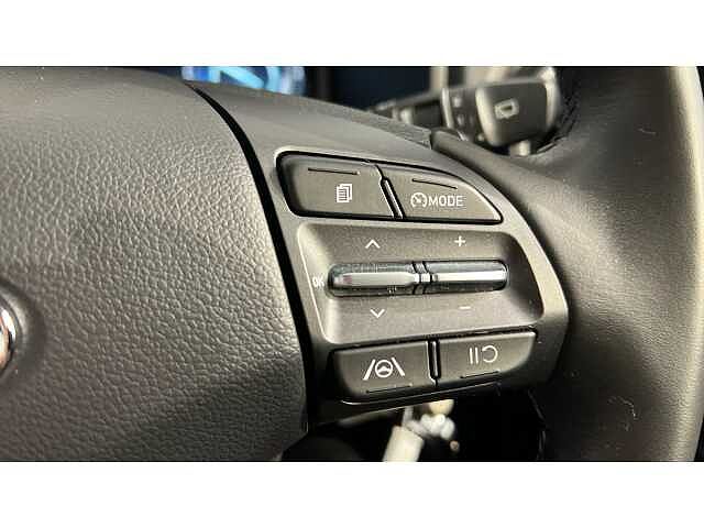 Hyundai KONA 1.6 GDi Hybrid SE Connect 5dr DCT Dark Knight