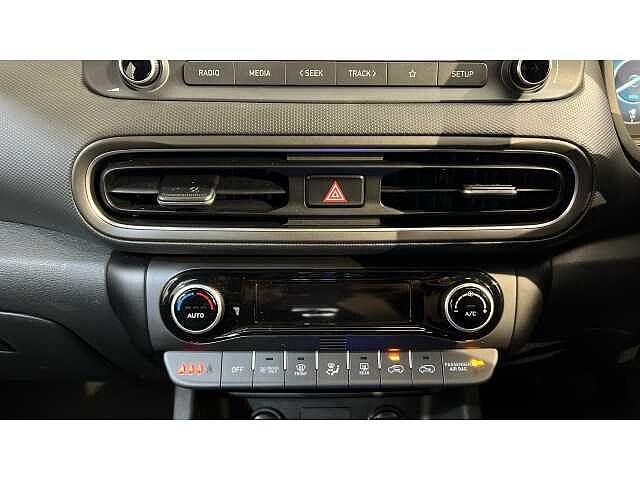 Hyundai KONA 1.6 GDi Hybrid SE Connect 5dr DCT Dark Knight