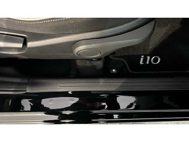 Hyundai I10 i10 5Dr HAT 1.0 MPi 63ps Advance NAV AU Phantom Black