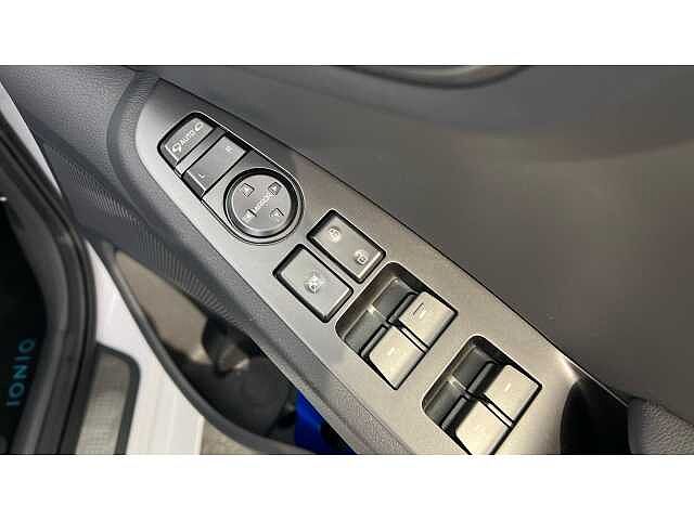 Hyundai Ioniq IONIQ 100kW Premium SE 38kWh 5dr Auto