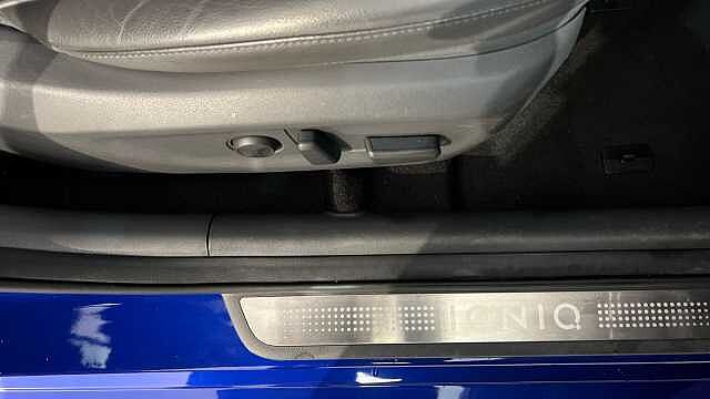 Hyundai Ioniq IONIQ 100kW Premium 38kWh 5dr Auto